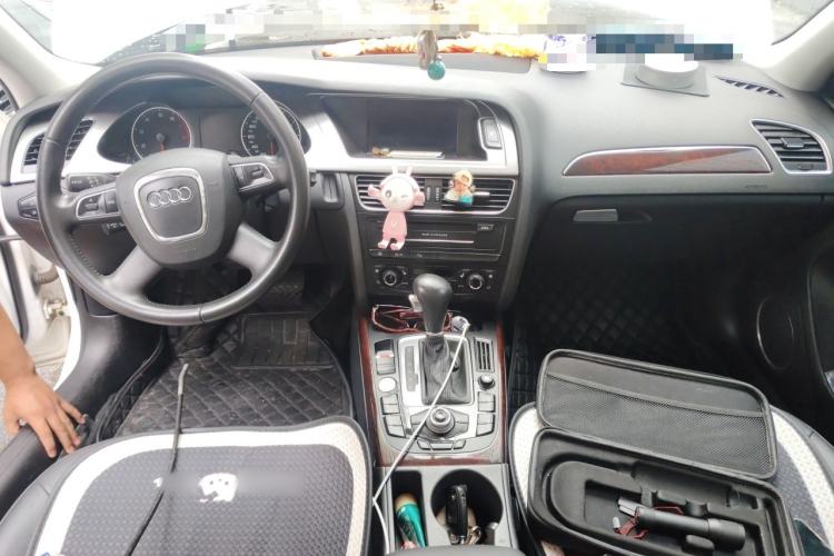 Used Audi A4L 2012 2.0 TFSI Automatic Technology Model Center Console