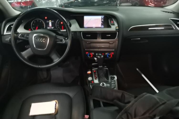 Used Audi A4L 2012 2.0 TFSI Automatic Technology Model Center Console