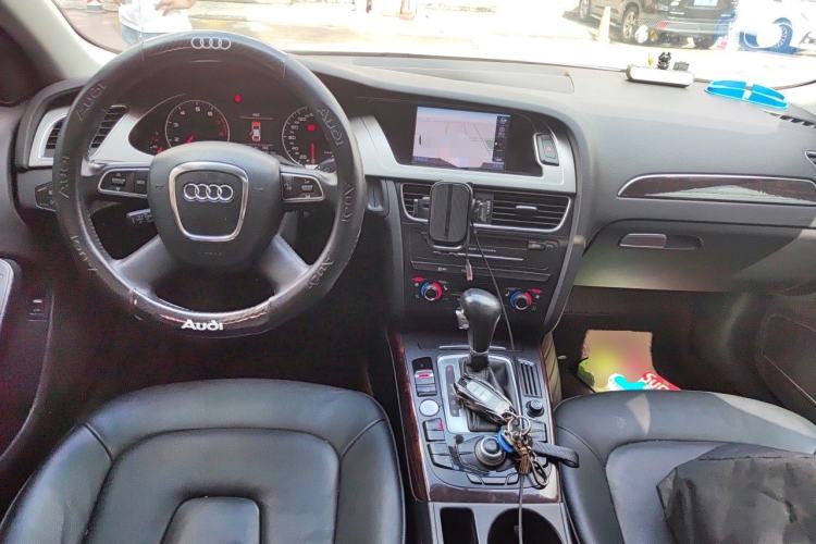 Used Audi A4L 2012 2.0 TFSI Automatic Technology Model Center Console