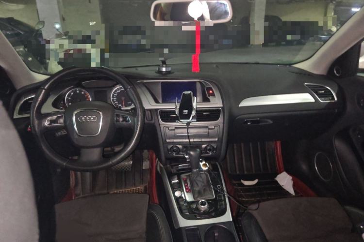 Used Audi A4L 2012 2.0 TFSI automatic sporty version Center Console