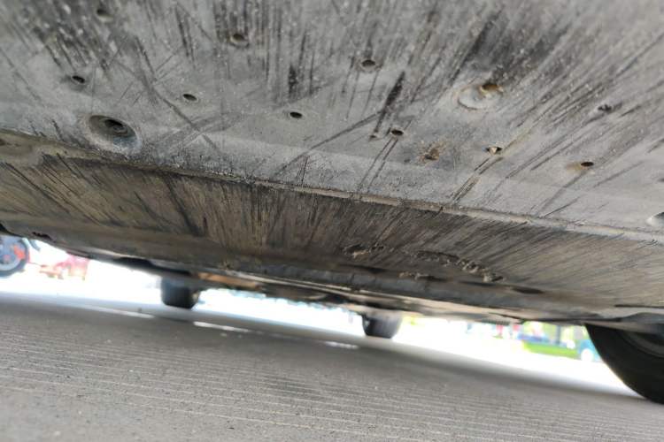Used Audi A4L 2012 2.0 TFSI automatic standard version Chassis Front