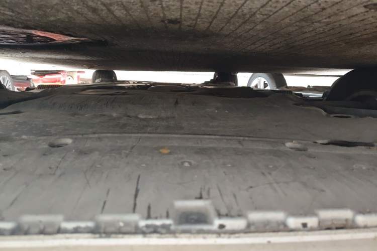 Used Audi A4L 2012 2.0 TFSI automatic Comfort trim level Chassis Front