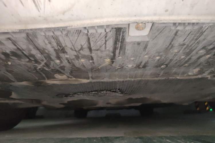 Used Audi A4L 2012 2.0 TFSI automatic Comfort trim level Chassis Front