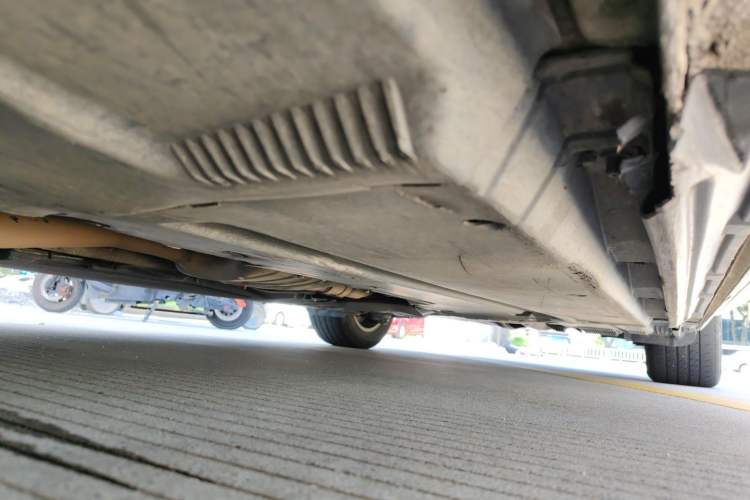 Used Audi A4L 2012 2.0 TFSI automatic standard version Chassis Front Left