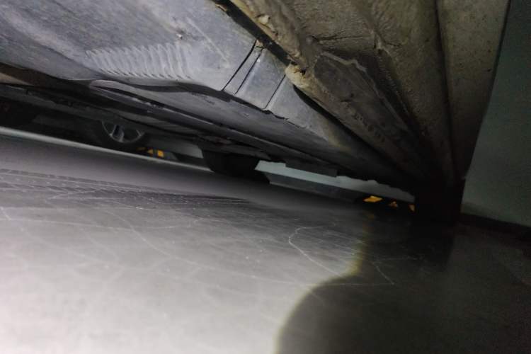 Used Audi A4L 2012 2.0 TFSI automatic standard version Chassis Front Left