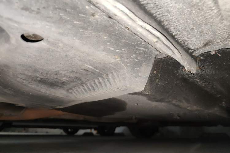Used Audi A4L 2012 2.0 TFSI automatic Comfort trim level Chassis Front Left