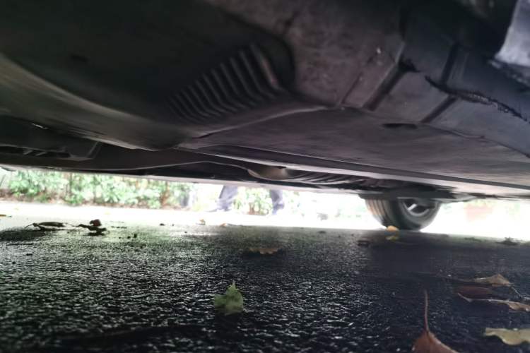 Used Audi A4L 2012 2.0 TFSI automatic standard version Chassis Front Left