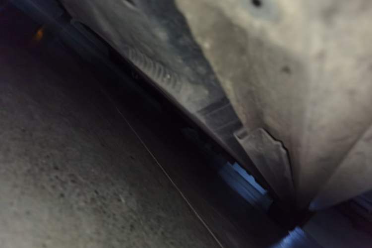 Used Audi A4L 2012 2.0 TFSI automatic standard version Chassis Front Left