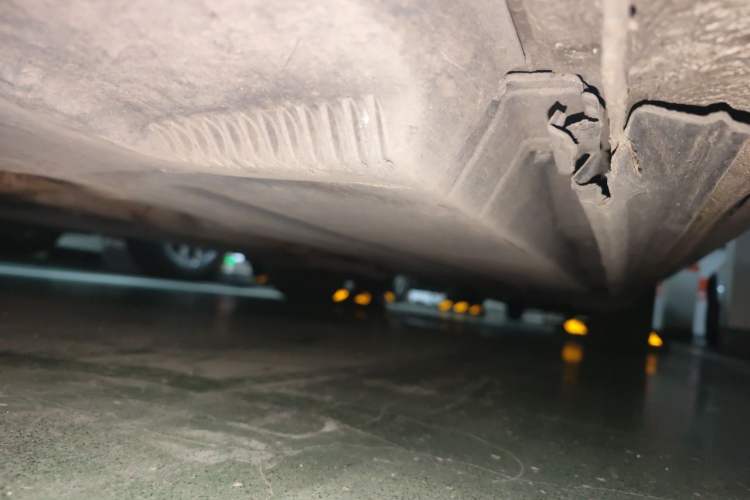 Used Audi A4L 2012 2.0 TFSI automatic Comfort trim level Chassis Front Left
