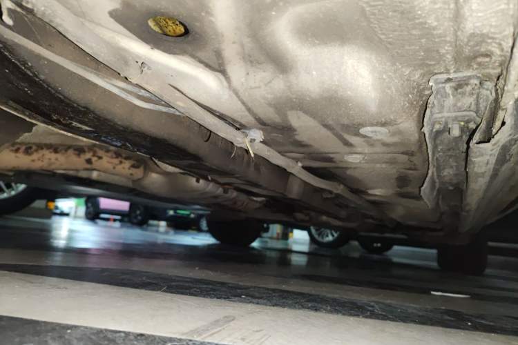 Used Audi A4L 2012 2.0 TFSI automatic standard version Chassis Front Left