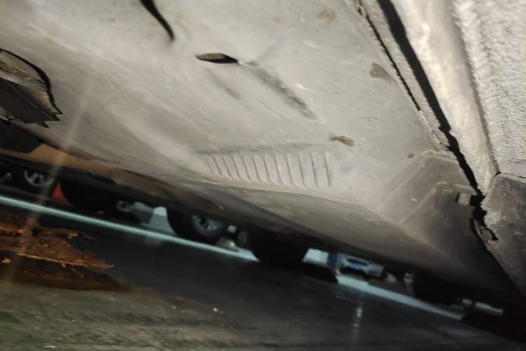 Used Audi A4L 2012 2.0 TFSI automatic standard version Chassis Front Left