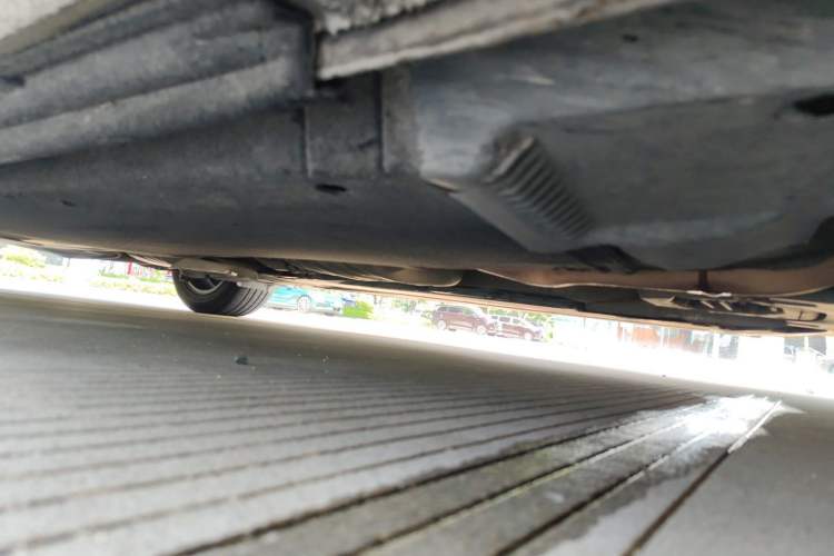 Used Audi A4L 2012 2.0 TFSI automatic standard version Chassis Front Right