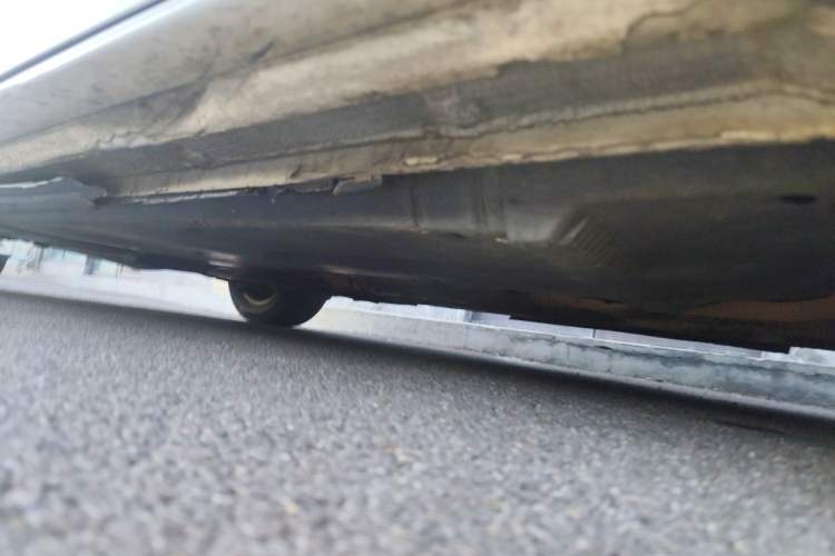 Used Audi A4L 2012 2.0 TFSI automatic standard version Chassis Front Right