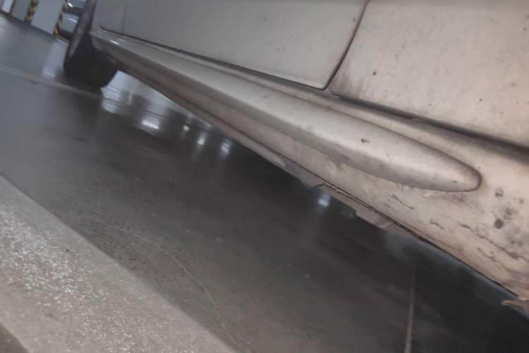 Used Audi A4L 2012 2.0 TFSI automatic Comfort trim level Chassis Front Right