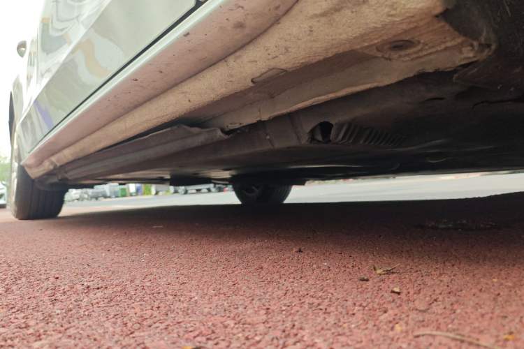 Used Audi A4L 2012 2.0 TFSI automatic standard version Chassis Front Right
