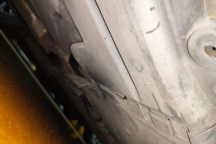 Used Audi A4L 2012 2.0 TFSI automatic Comfort trim level Chassis Rear Left