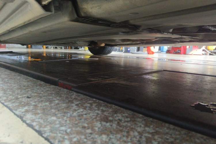 Used Audi A4L 2012 2.0 TFSI automatic standard version Chassis Rear Left
