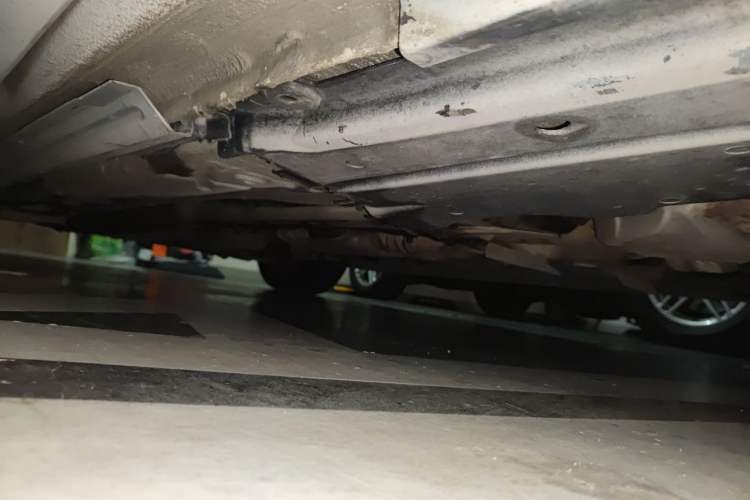 Used Audi A4L 2012 2.0 TFSI automatic standard version Chassis Rear Left