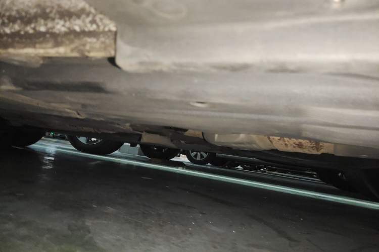 Used Audi A4L 2012 2.0 TFSI automatic standard version Chassis Rear Left