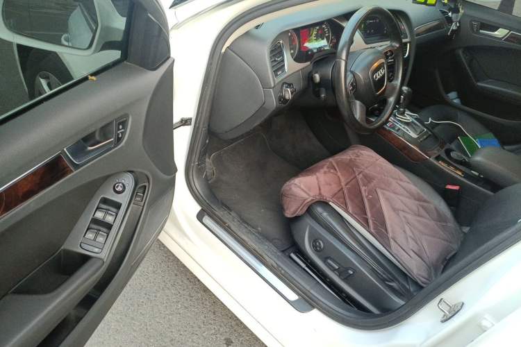 Used Audi A4L 2012 2.0 TFSI automatic standard version Driver Seat