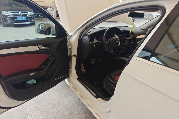 Used Audi A4L 2012 2.0 TFSI automatic standard version Driver Seat