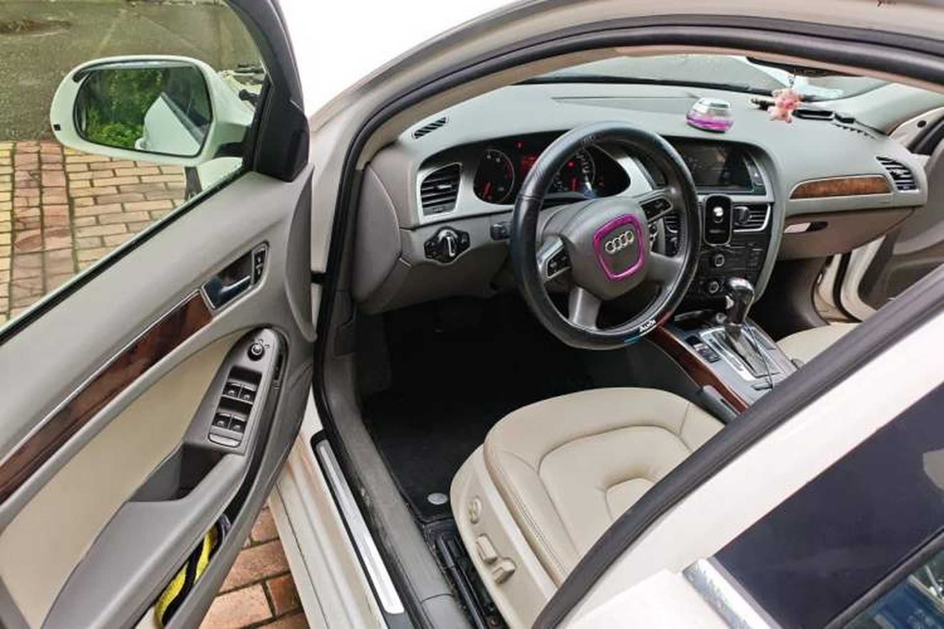 Used Audi A4L 2012 2.0 TFSI automatic Comfort trim level Driver Seat