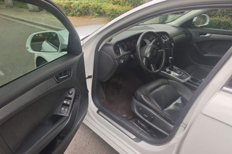 Used Audi A4L 2012 1.8 TFSI Automatic Comfort Model Driver Seat