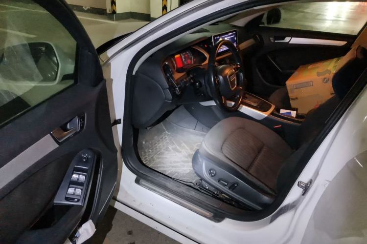 Used Audi A4L 2012 2.0 TFSI automatic standard version Driver Seat