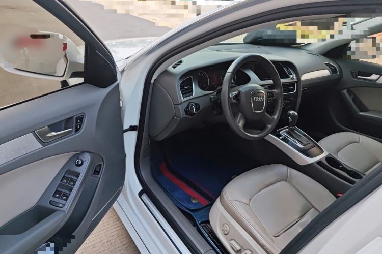 Used Audi A4L 2012 2.0 TFSI automatic standard version Driver Seat