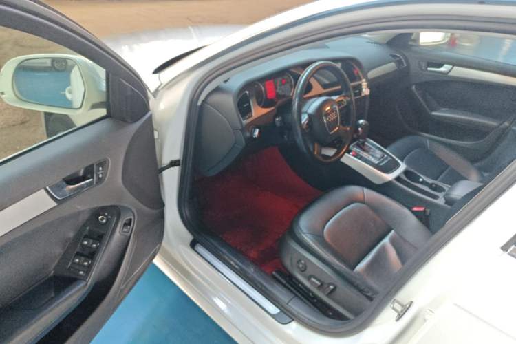 Used Audi A4L 2012 2.0 TFSI automatic standard version Driver Seat
