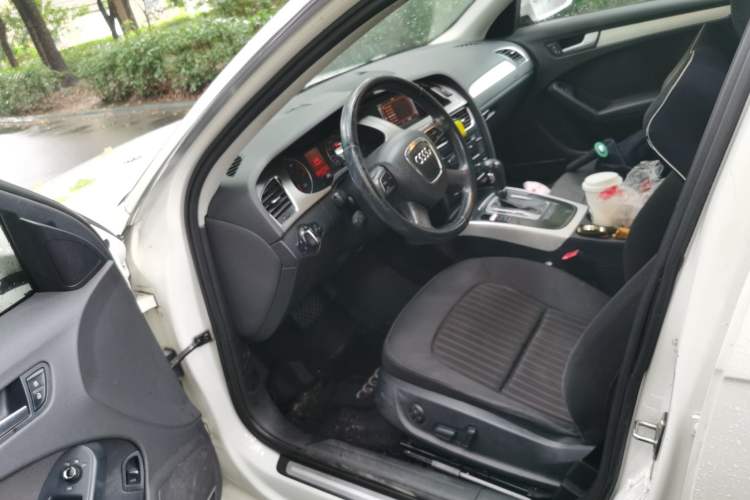 Used Audi A4L 2012 2.0 TFSI automatic standard version Driver Seat