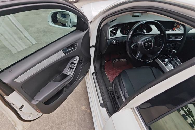 Used Audi A4L 2012 2.0 TFSI automatic standard version Driver Seat