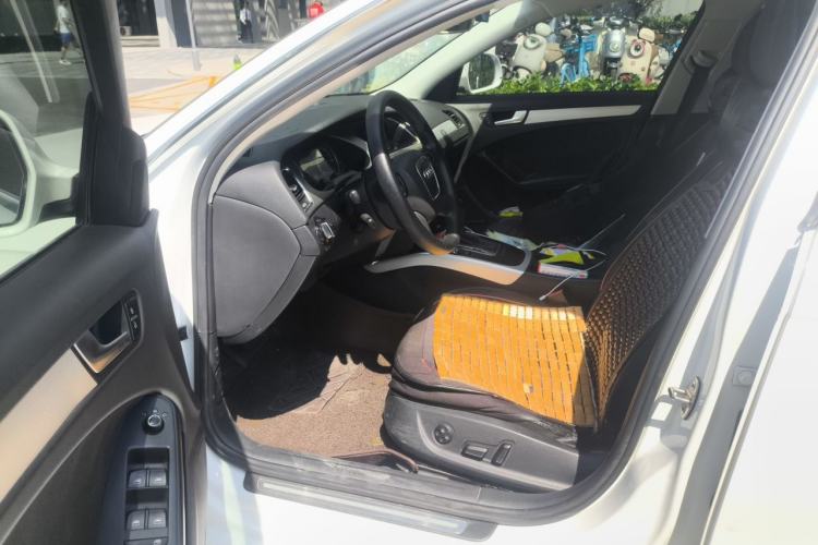 Used Audi A4L 2012 2.0 TFSI automatic standard version Driver Seat