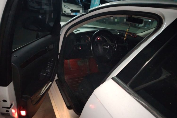 Used Audi A4L 2012 2.0 TFSI automatic Comfort trim level Driver Seat