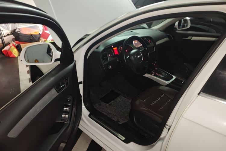 Used Audi A4L 2012 2.0 TFSI automatic standard version Driver Seat