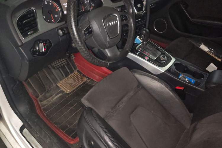 Used Audi A4L 2012 2.0 TFSI automatic sporty version Driver Seat