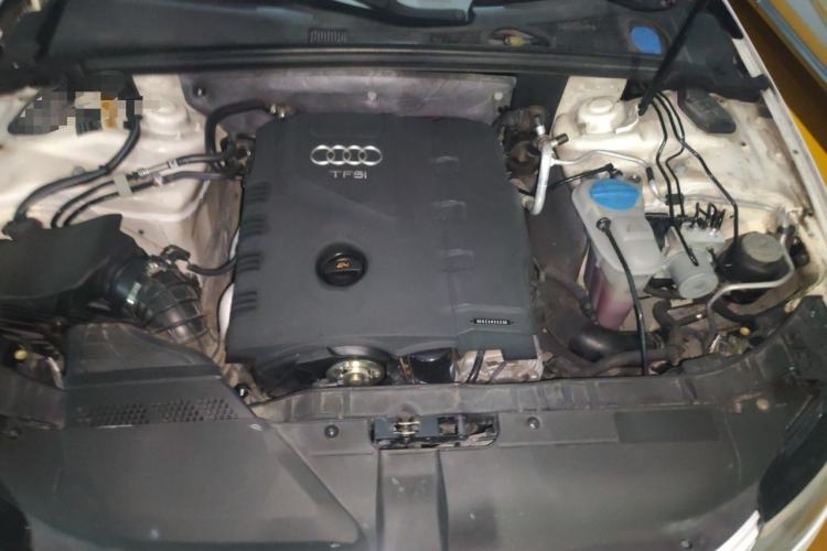 Used Audi A4L 2012 2.0 TFSI automatic Comfort trim level Engine Bay