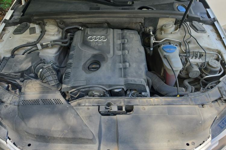 Used Audi A4L 2012 2.0 TFSI automatic Comfort trim level Engine Bay