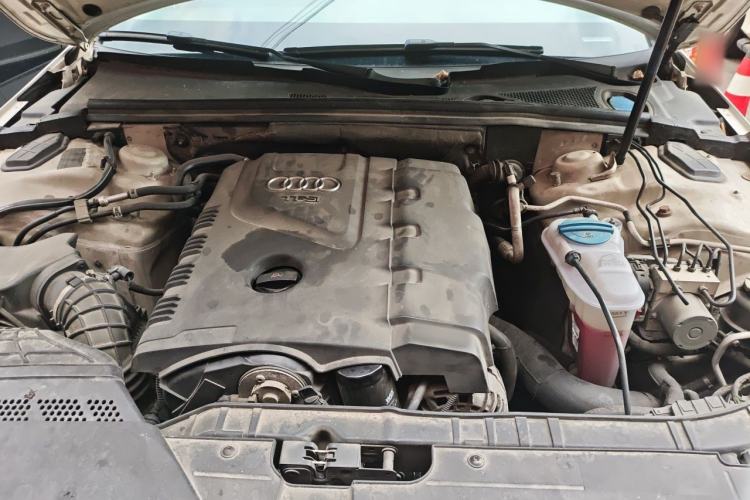 Used Audi A4L 2012 2.0 TFSI automatic Comfort trim level Engine Bay