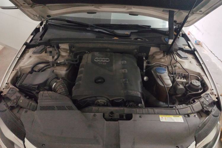 Used Audi A4L 2012 2.0 TFSI automatic Comfort trim level Engine Bay
