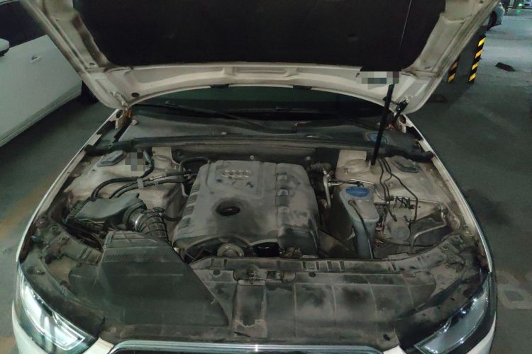 Used Audi A4L 2012 2.0 TFSI automatic Comfort trim level Engine Bay