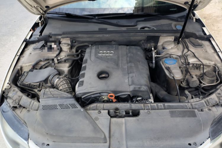 Used Audi A4L 2012 2.0 TFSI automatic Comfort trim level Engine Bay
