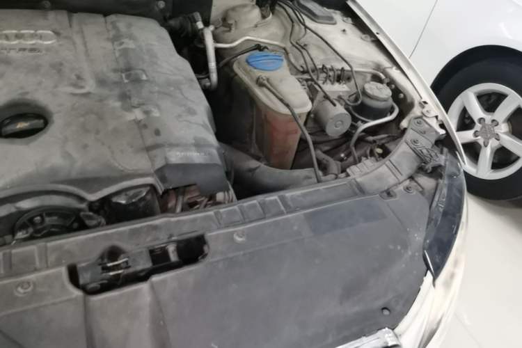 Used Audi A4L 2012 2.0 TFSI Automatic Technology Model Engine Bay Left