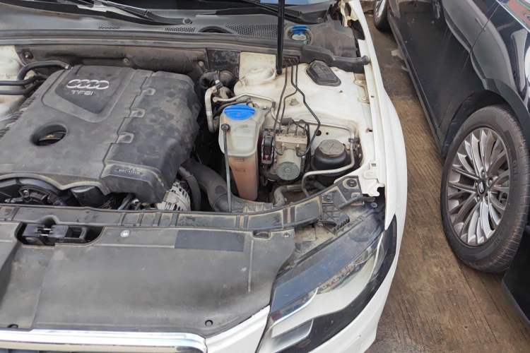 Used Audi A4L 2012 2.0 TFSI Automatic Technology Model Engine Bay Left