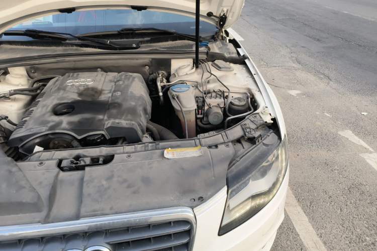 Used Audi A4L 2012 2.0 TFSI automatic standard version Engine Bay Left