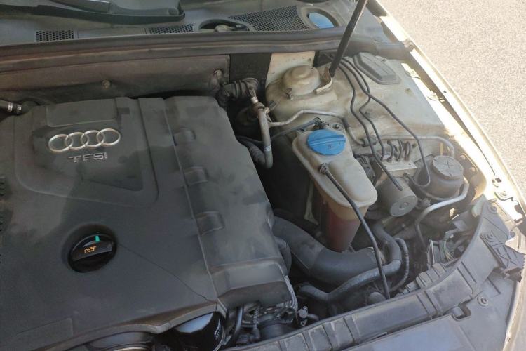 Used Audi A4L 2012 2.0 TFSI automatic Comfort trim level Engine Bay Left