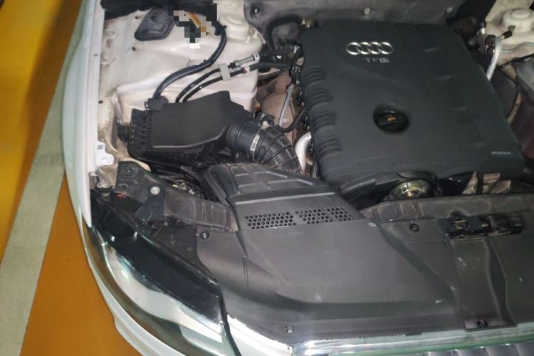Used Audi A4L 2012 2.0 TFSI automatic Comfort trim level Engine Bay Right