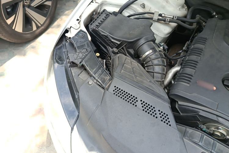 Used Audi A4L 2012 2.0 TFSI Automatic Technology Model Engine Bay Right