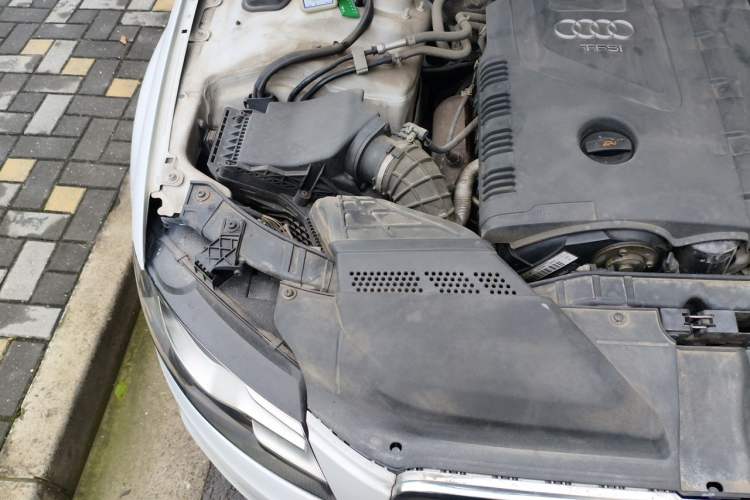 Used Audi A4L 2012 2.0 TFSI Automatic Technology Model Engine Bay Right