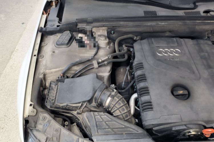 Used Audi A4L 2012 2.0 TFSI automatic Comfort trim level Engine Bay Right